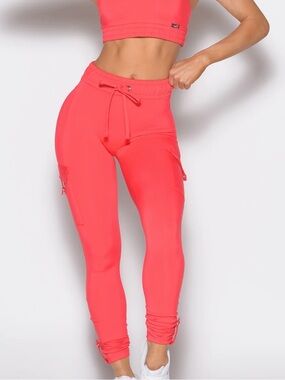 Bombshell Sportswear Cargo Edge Leggings in Raspberry Blush